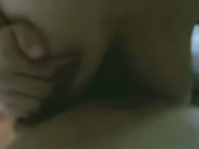 Asyalı olgun kadın göğüs yalama